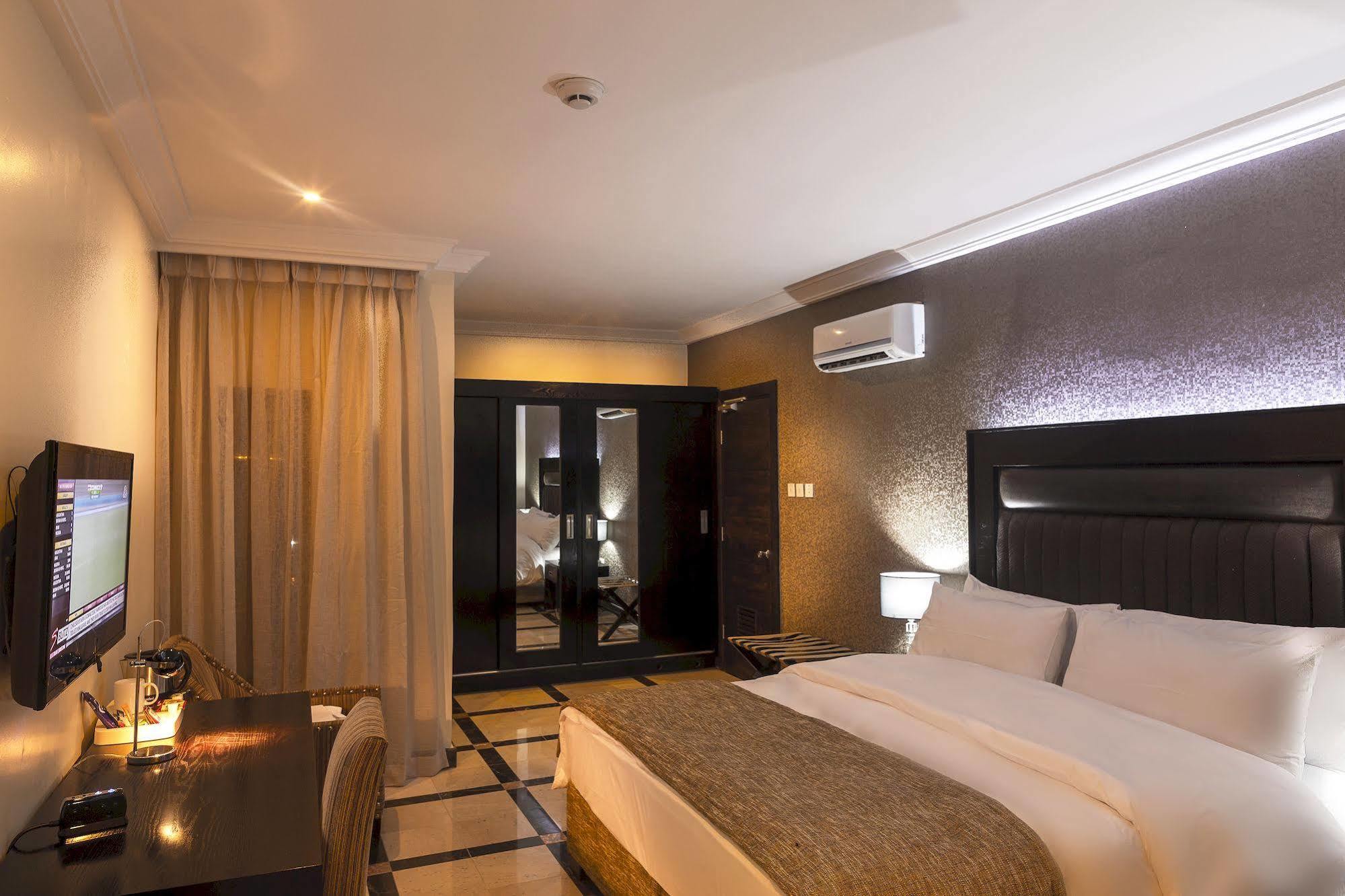 Quo Vadis Hotel Abuja Ngoại thất bức ảnh