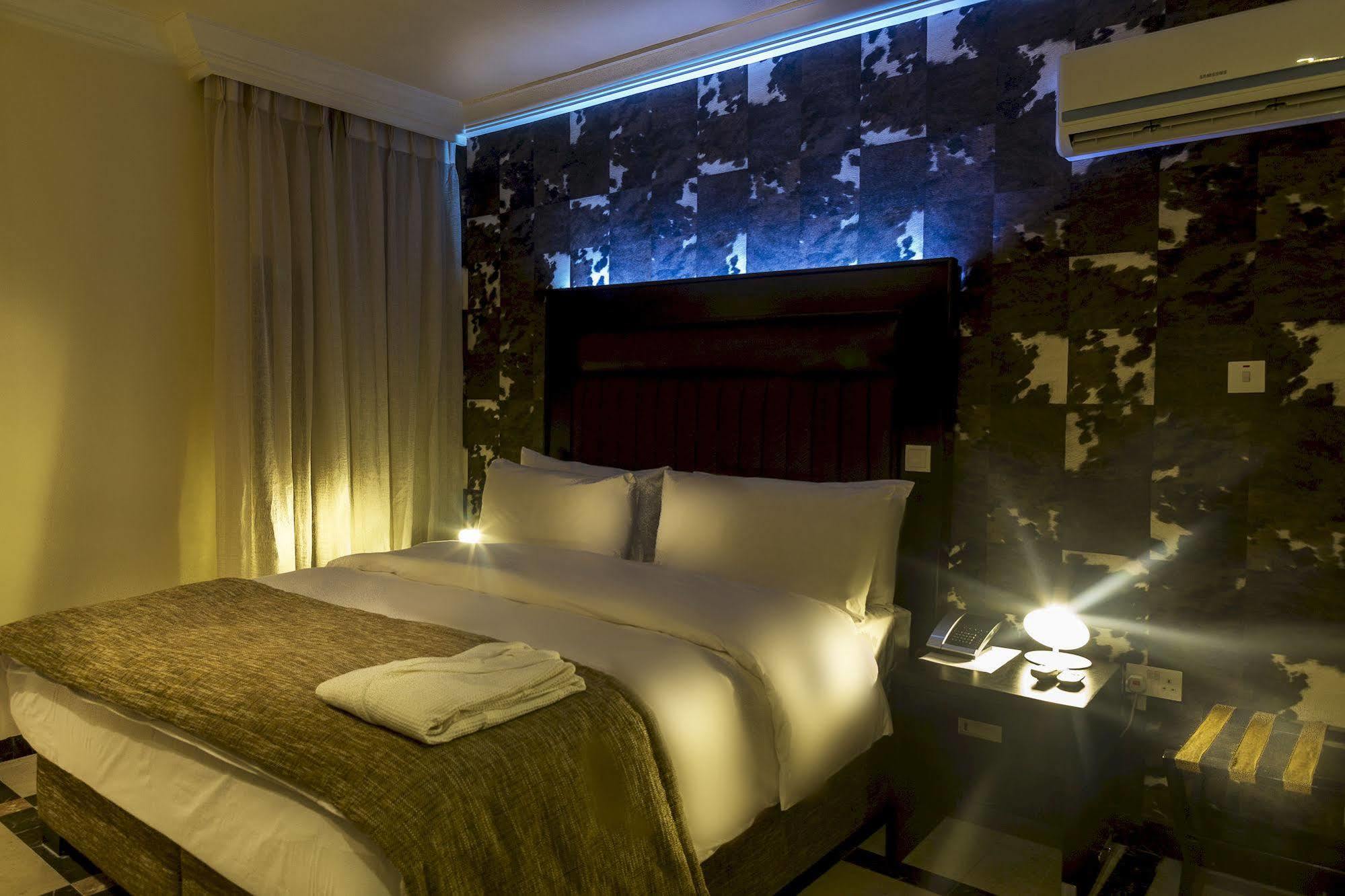 Quo Vadis Hotel Abuja Ngoại thất bức ảnh